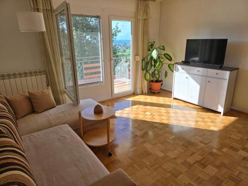 Bay View Apartment