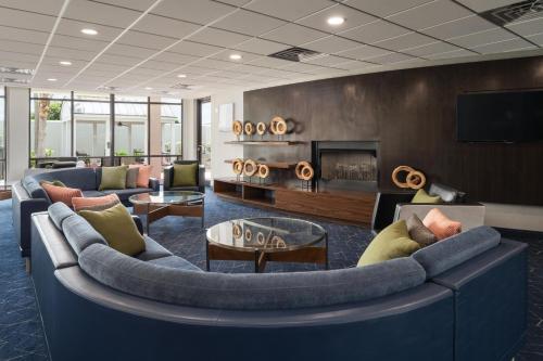 Courtyard by Marriott Brunswick - 로비
