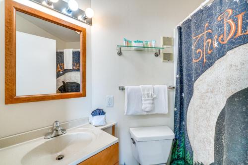 Indoor & Outdoor Pool Access! Condo 3 Mi to GSMNP - image 3