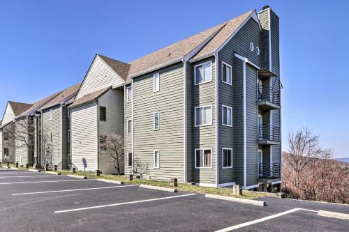 Indoor & Outdoor Pool Access! Condo 3 Mi to GSMNP - main image
