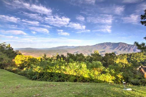 Indoor & Outdoor Pool Access! Condo 3 Mi to GSMNP - image 13