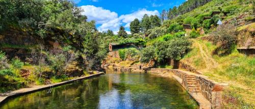 Akassa Alojamientos Bioclimaticos en las Hurdes in Pinofranqueado