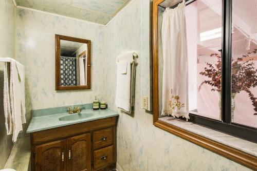 Bella Vista Garden Studio in Hollywood, USA