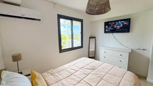 VILLA MAGIC - Ocean Views with Pool, Starlink WiFi, Cistern & Generator, Oyster Pond (Foto 10)