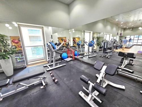 Spacious 1-BR close to Barasti Beach and Marina Walk, Dubai (photo 6)