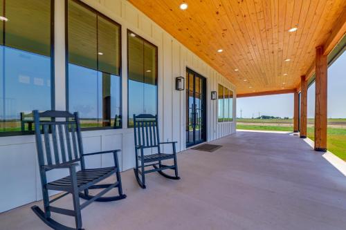 Rural Home with Hot Tub Less Than 7 Mi to Winery and Golfing in Muenster (TX)
