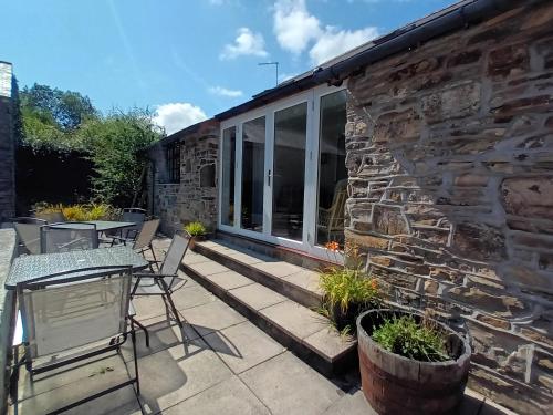 Iekārtas, Farm Stay with animal experiences, 30 minutes to Exmoor & Beaches, Pet friendly, Outdoor heated pool in Tawstock