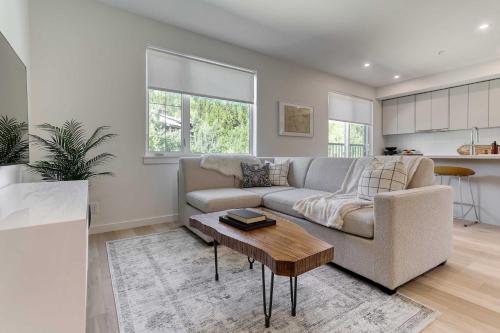 One Bedroom at The Crescent Sleeps 2 to 4 in Rossland (Brit Kolumbia)