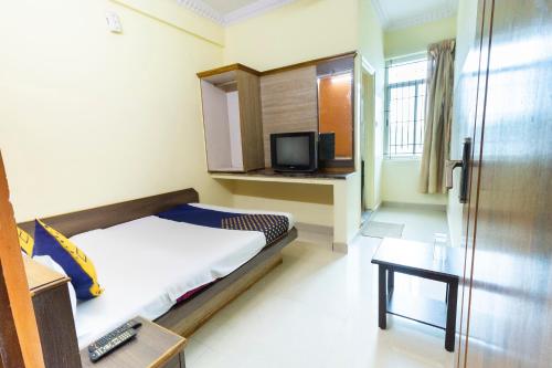 Entrance, Hotel O SK Lodge near Sdm Institute Of Ayurveda And Hospital