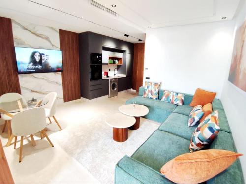 Luxury Studio Maarif Casablanca Fast WiFi & Parking, Casablanca
