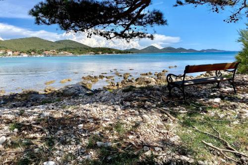 Tuvākā izklaides vieta, Seaside holiday house Ist - 14366 in Ist