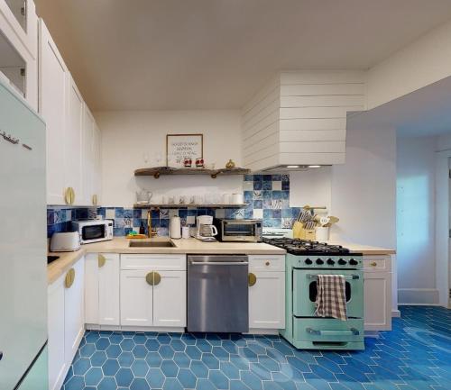 Moreblue near Jimmy Carter Könyvtár & Múzeum