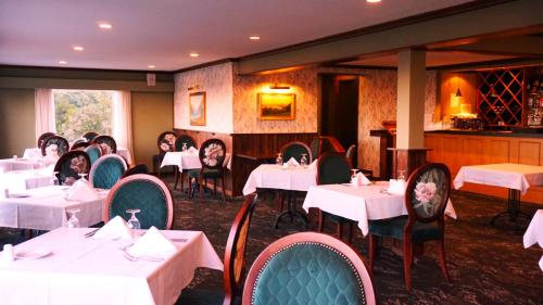 منتجع وسبا وايتاكيري (Waitakere Resort and Spa) in وايتاكير