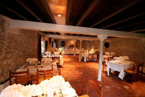 宴會廳, Moulin de Moulignon B&B in 梅西