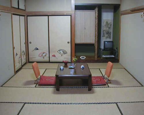 Japanese-Style Twin Room with Shared Bathroom