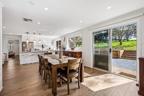 Iekārtas, Ultima Escapes - Carcoola House - Barossa Fringe Retreat in Greenock