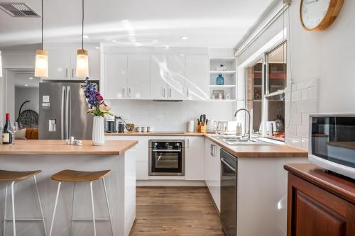 virtuve, Ultima Escapes - Carcoola House - Barossa Fringe Retreat in Greenock