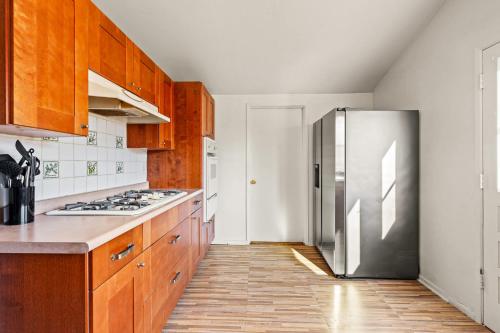 Perfect Family Home with Fireplace & Spacious Yard in Duarte (CA)