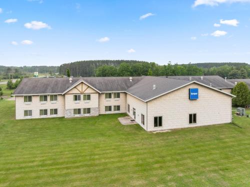Rodeway Inn & Suites Tomahawk - image 6