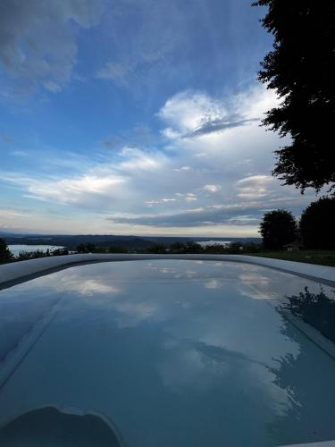 Lago Maggiore Escape - suite con idromassaggio esterno in Nebbiuno