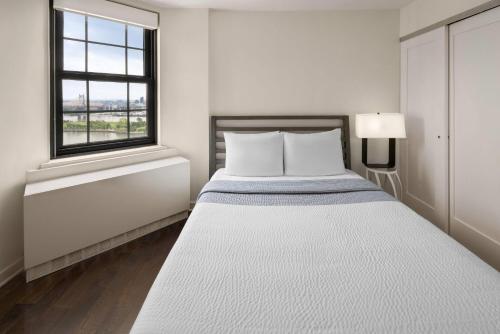 4 bedrooms, 5 beds