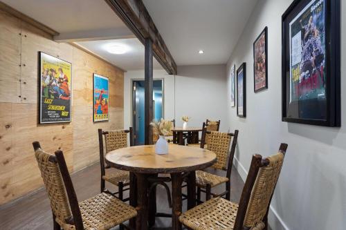 Lobi, Days Inn and Suites by Wyndham Downtown Missoula-University in Missoula (MT)