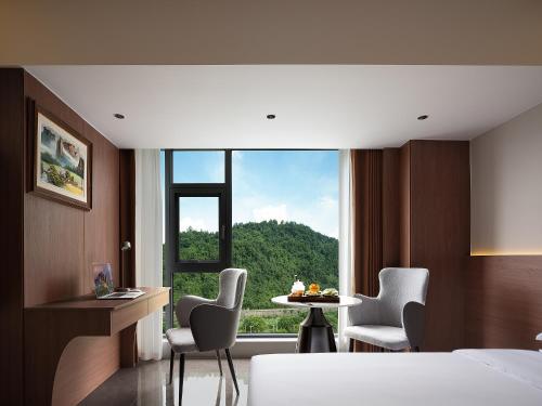 3 twin beds