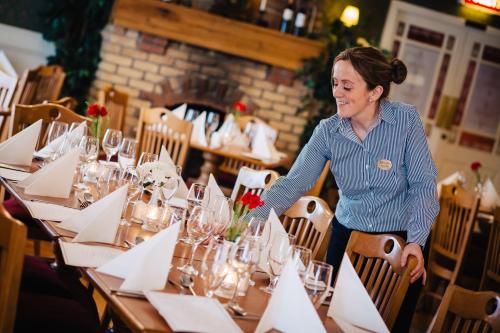 บริการและสิ่งอำนวยความสะดวก, Gleeson's Restaurant & Rooms in รอสส์คอมมัน