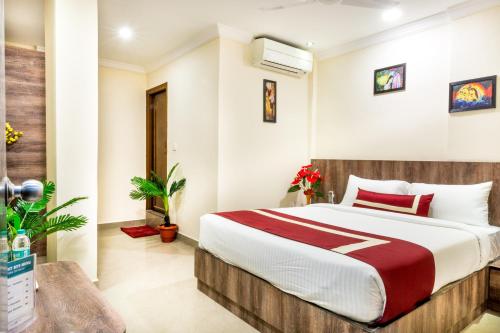 Octave Hotel and Spa - JP Nagar Set in a prime location of Bangalore, Octave Hotel and Spa - JP Nagar puts everything the city has to offer just outside your doorstep. Featuring a satisfying list of amenities, guests will find their