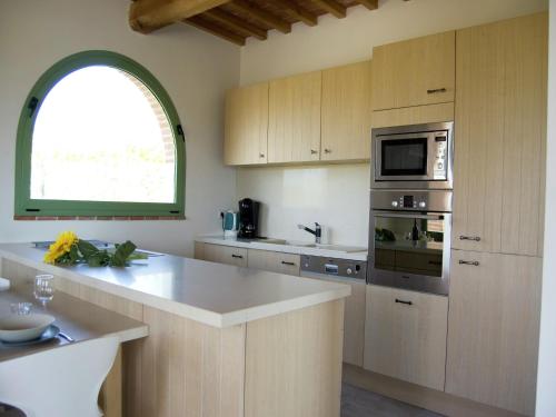 Kjøkken, Rustic Charm, Modern Comfort in Borgonuovo