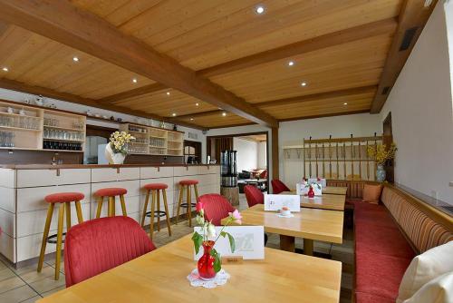 Étterem, Cafe und Hotel Zum Grunen Baum in Neustadt Bei Coburg