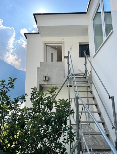 vhod, Exclusive Lake Access Villa Studio in Uri