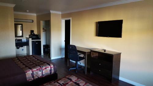 Anaheim Astoria Inn & Suites