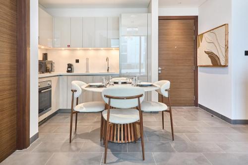 STAY BY LATINEM Luxury 2BR Holiday Home CC 0611 Near Downtown, Dubái (foto 4)