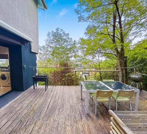 Maison familiale avec terrasse et vue in Agen Városközpont