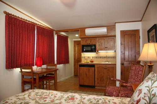 Ojai Retreat & Inn - 주방