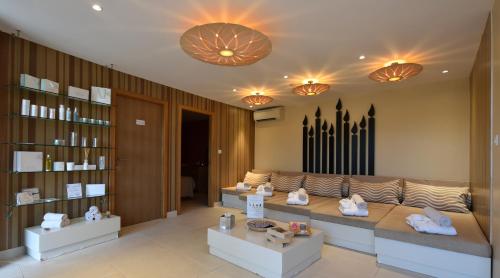 สปา, เมอร์เคียว บริญอล กอล์ฟ เดอ บาร์บารู (Mercure Brignoles Golf de Barbaroux) in บริญอล