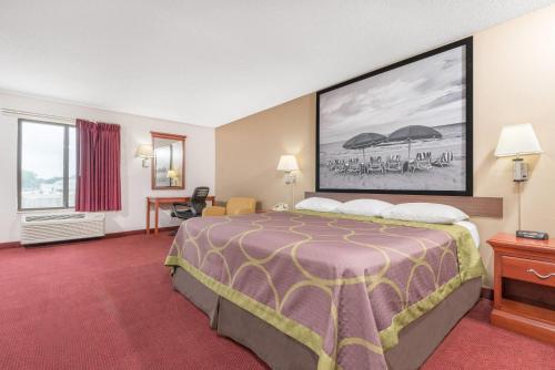 Super 8 by Wyndham Vincennes - image 12