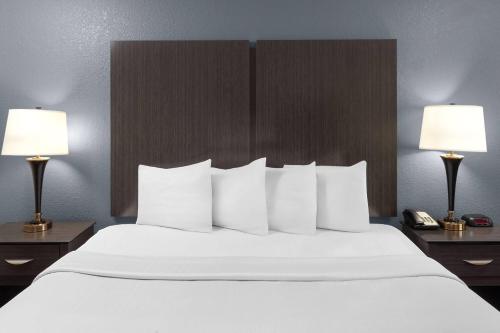 1 queen bed
