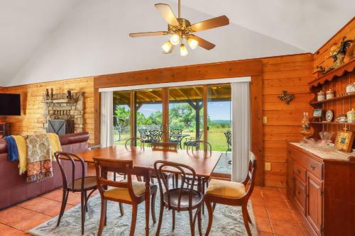 Double D Cottage in Manchaca