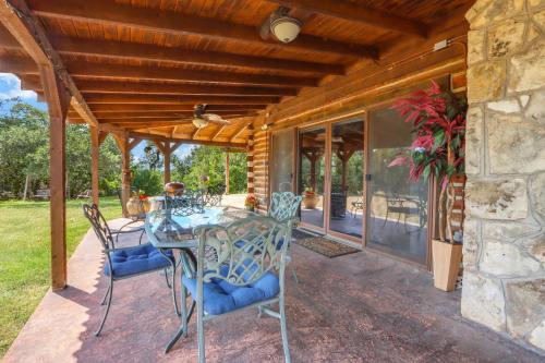 Double D Cottage in Manchaca