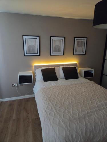 Wolverhampton Apartment with Free Parking 1 minute from the train station, Wolverhampton (photo 10)