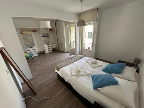 Cascais - Villa at Guincho Beach in Charneca