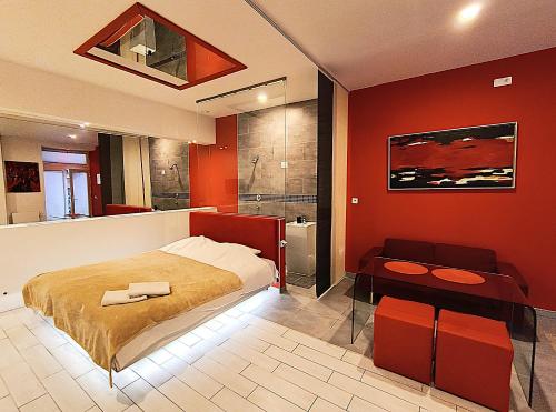 Mirror Apartments, Краков