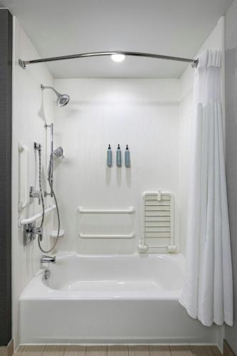 Courtyard by Marriott St. Louis St. Peters - image 6