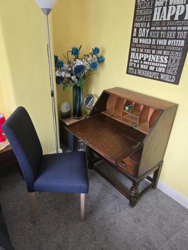 Stretford Single Bright Room, Manchester (photo 5)