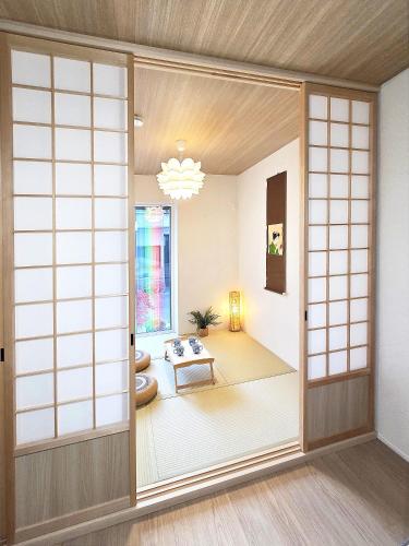 虹の屋 大阪通天閣すぐそば 和風三階建て一軒家 最大16名宿泊可能 地下鉄徒歩2分 2泊以上のみ