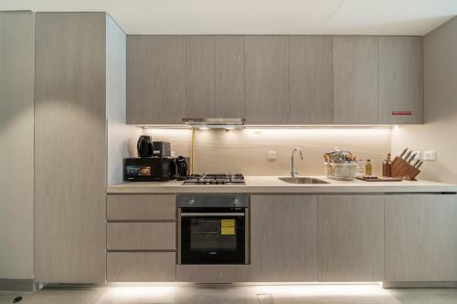 Airstay - Studio with Pool Views - Next to Circle Mall - Monthly Offer Available, Dubai (photo 4)