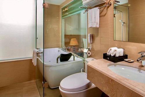 room detail thumbnail 2