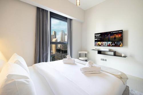 Restay Homes at Act Towers by Emaar - Pool access with Burj View included - Luxury Apartments in Downtown - image 7